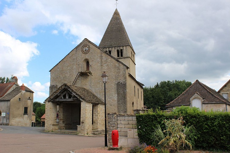 GENOUILLY : Eglise