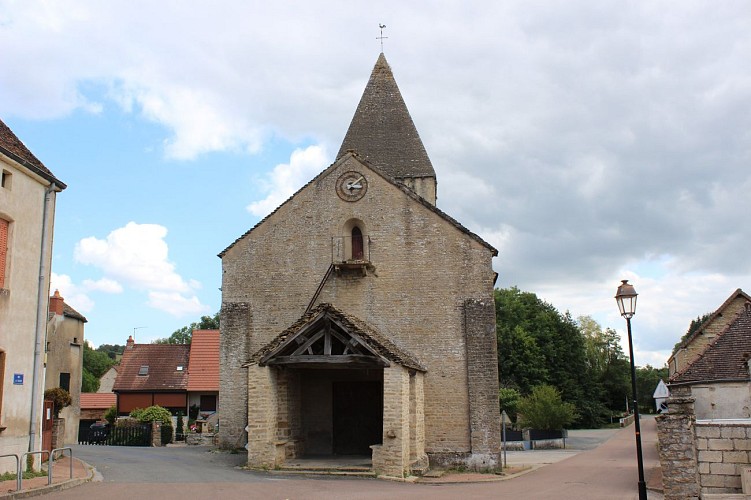 GENOUILLY : Eglise Saint-Pierre