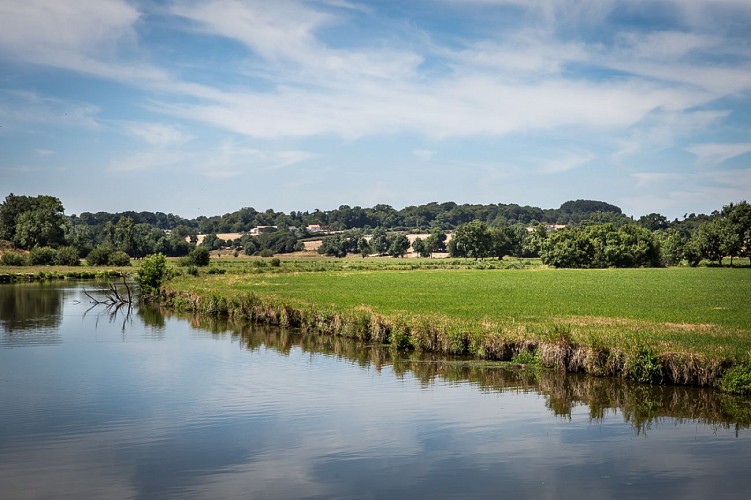 PECHE SUR LA RIVIERE DE L'ACHENEAU “LE PORT“