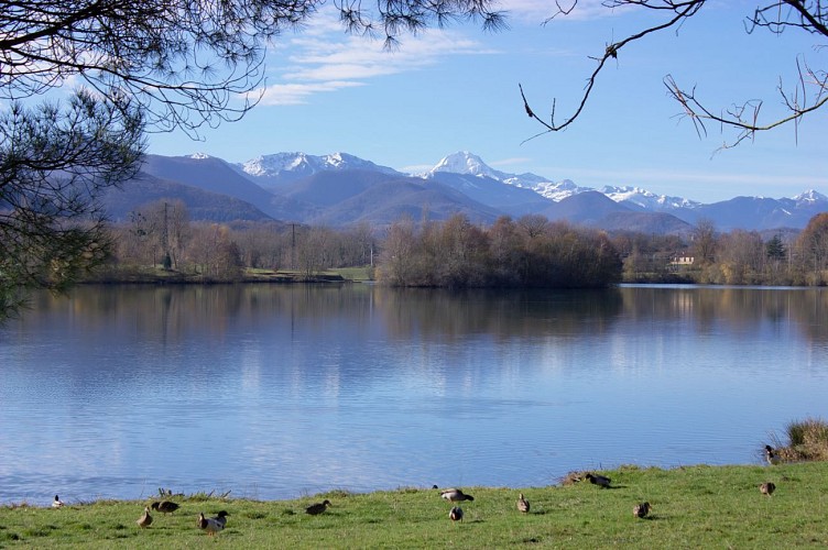 Montréjeau lac et pyr 2©F Andreucetti