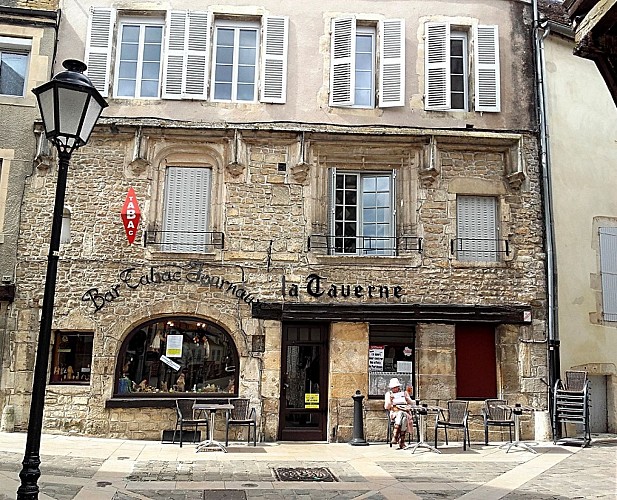 Bar-La-Taverne-Clamecy----D