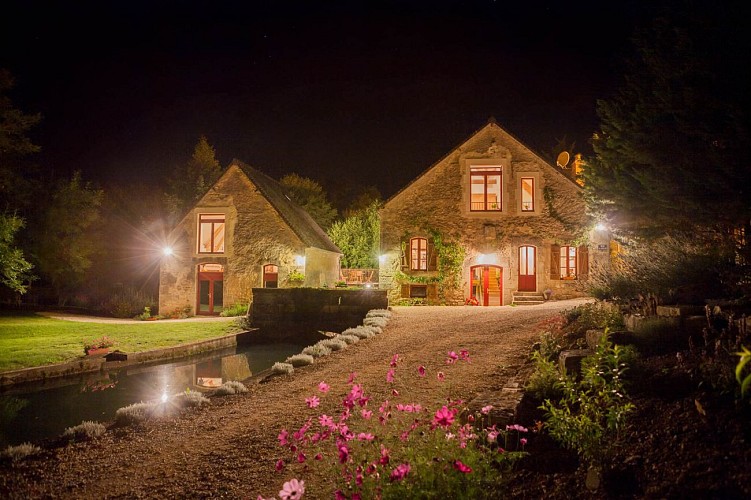 rix-mill-and-gite-night