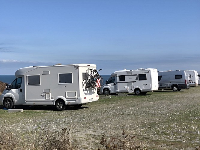 Aire de camping-cars Arromanches (2)