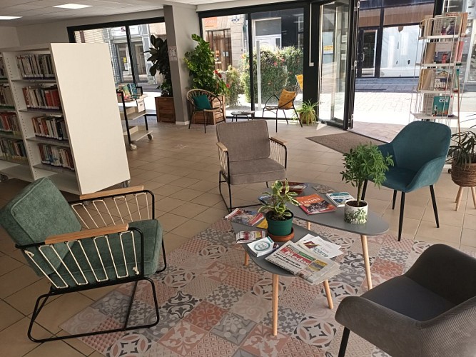 bib-lesparre- espace salon