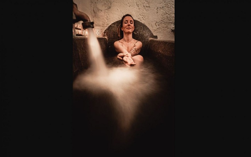 1440 bain de source ferrigineuse