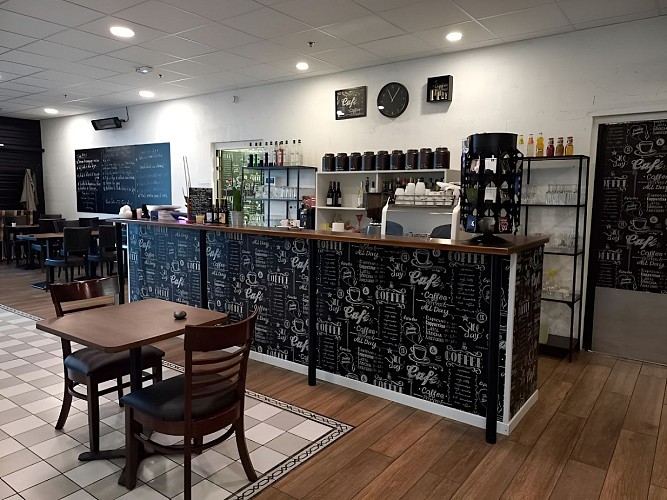 Restaurant A table, Pont-l'Evêque (12)