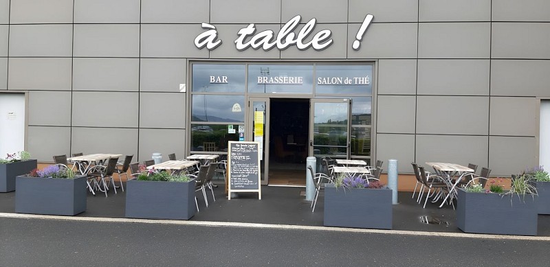 Restaurant A table, Pont-l'Evêque (2)