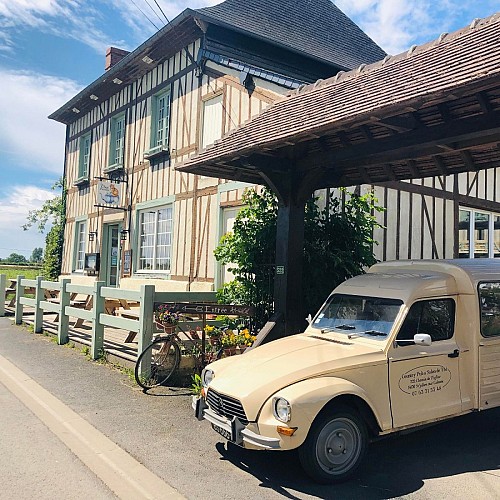 Bienvenue au Chat Perché! Auberge restaurant et salon de thé de campagne