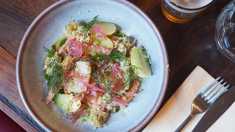 trait-d-union-assiette