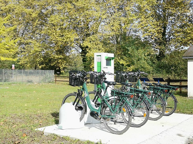 Vélo électrique CCHB - Station de recharge - OGEU (©OTHB)-DI