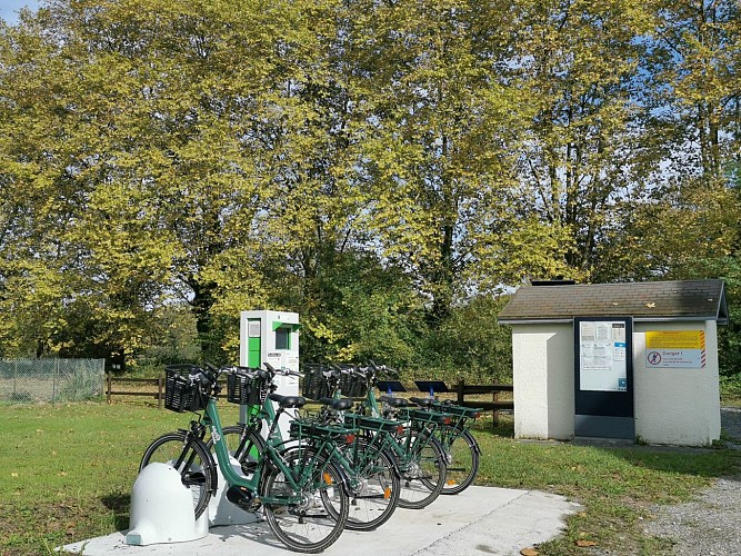 Vélo électrique CCHB - Station de recharge - OGEU (©OTHB)-DI (4)