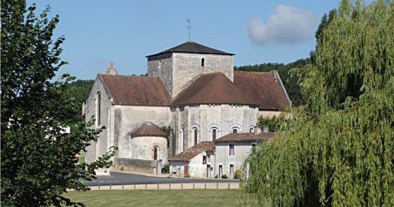 Abbaye Augustine de Fontaine le Comte_1
