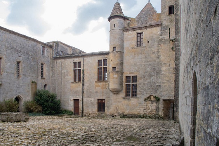 cour intérieure abbaye st ferme