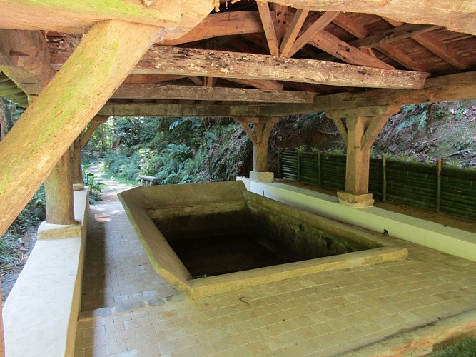 Fontaine cent marches - sous lavoir restauré OT