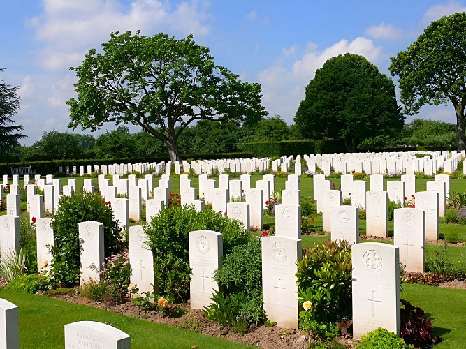 Cimetière militaire britannique Saint Manvieux Norrey