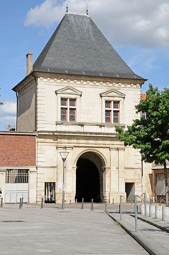 Porte Saint-Georges, Ville Neuve