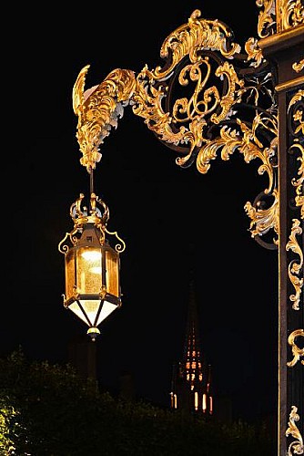 lanterne des grilles de la place de la Carrière