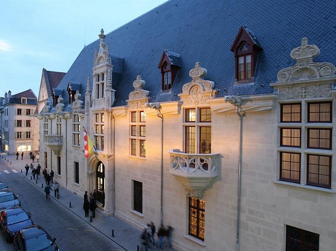 Palais des ducs de Lorraine, Renaissance, Vieille Ville