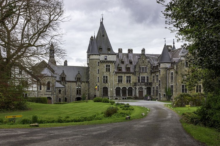 Le château de Froidcourt et ses abords