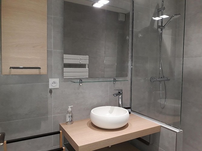 salle de bain-location-picque-courseulles