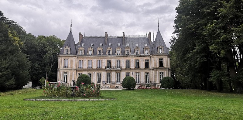 Château de Santeny.