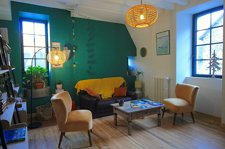 L-air d-Aspe - salon bibliothèque - LESCUN (©BORDENAVE BETTY)