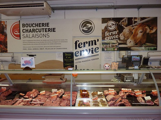 Ferm'envie rayon boucherie charcuterie - Serres-Castet - cph Tourisme Nord Béarn Madiran