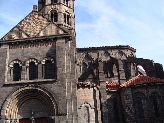 Basiliek Saint-Amable