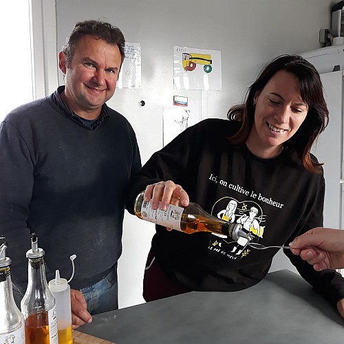 Pierrefite-es-Bois -Le Pré de Mély - dégustation des huiles