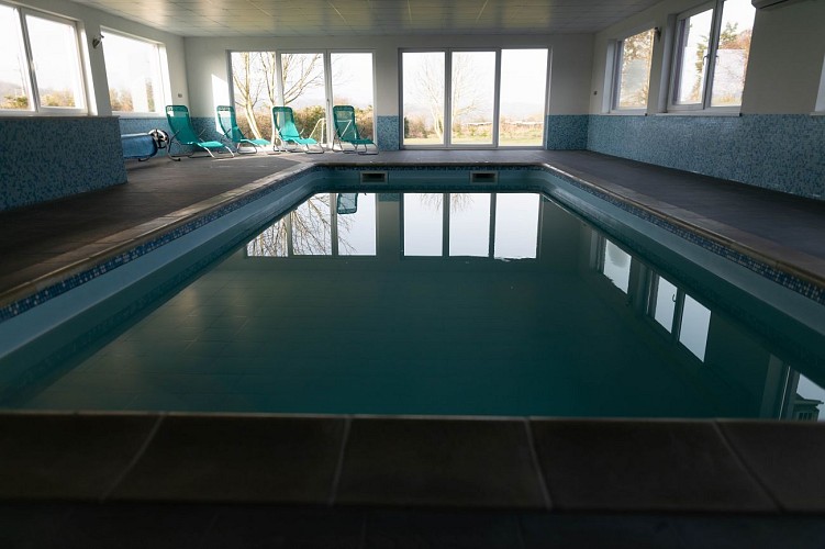 Gîte Vél'Eau d'Heure's pool in Beaumont