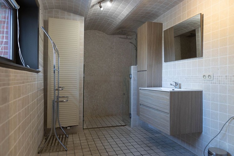 Salle de bain du gîte Vél'Eau d'Heure à Beaumont