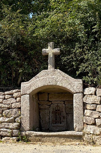 Le Lavoir et la fontaine de Saint Roch