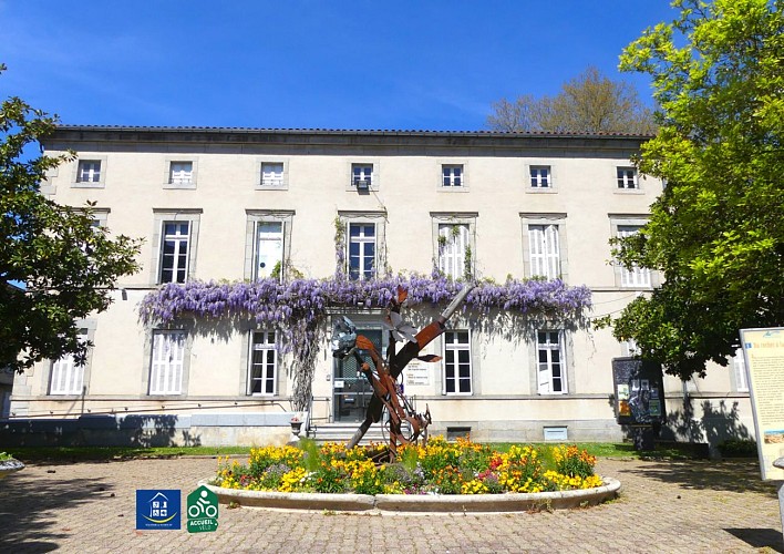 House of Memories / Maison Fuzier