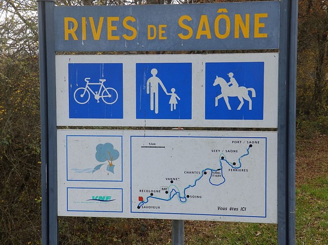 Portes de garde sur la dérivation de la Saône