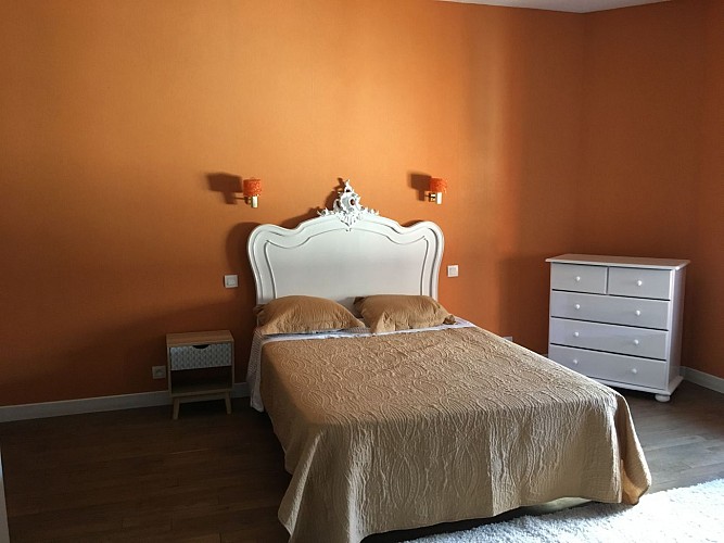 Cernoy en Berry - Gite grande rue-chambre 1