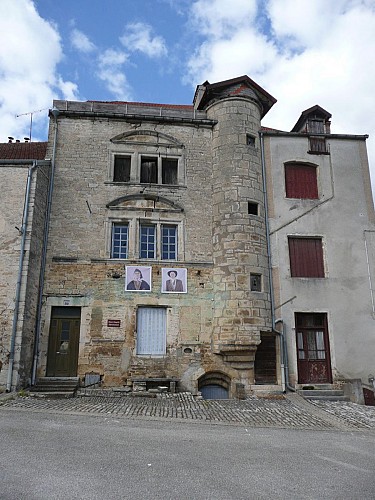 VISITE GUIDÉE - Place des Halles et maisons Renaissance