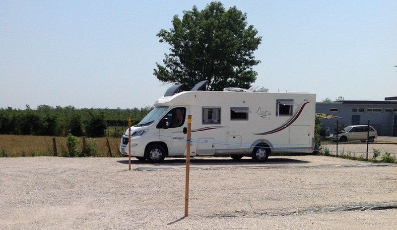 AIRE DE CAMPING-CARS_2