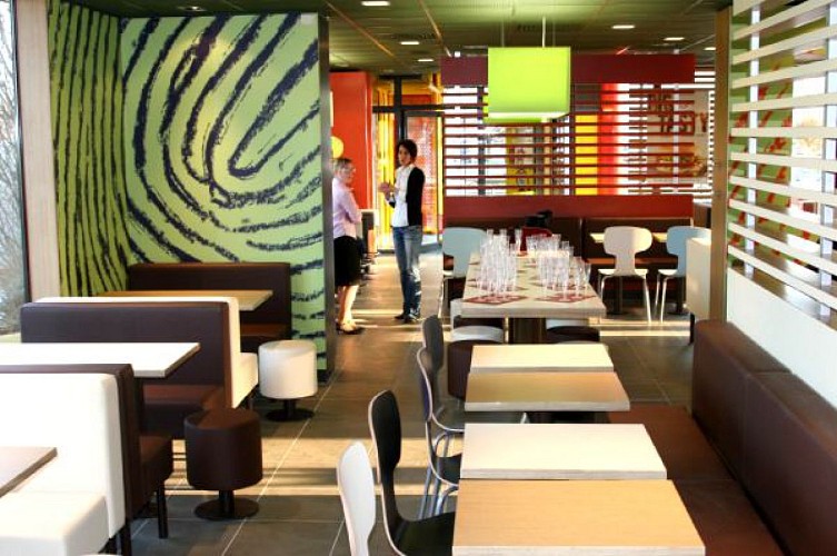 MC DONALD'S ZONE COMMERCIALE KENNEDY