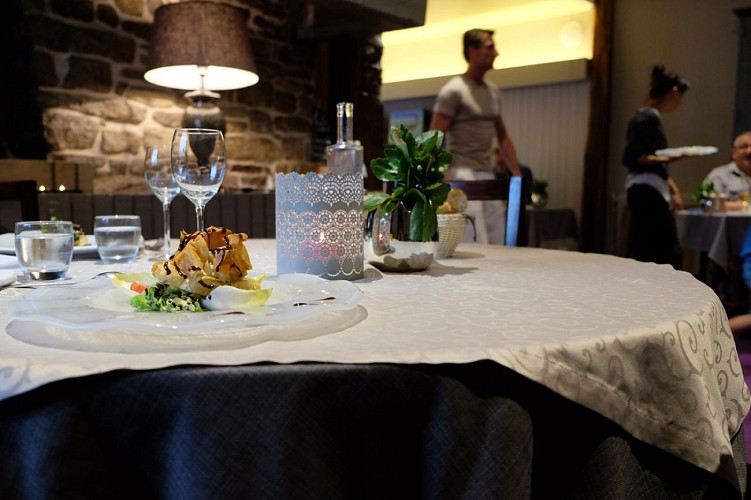 RESTAURANT DE L'HOTEL LE RELAIS DES MOINES_3