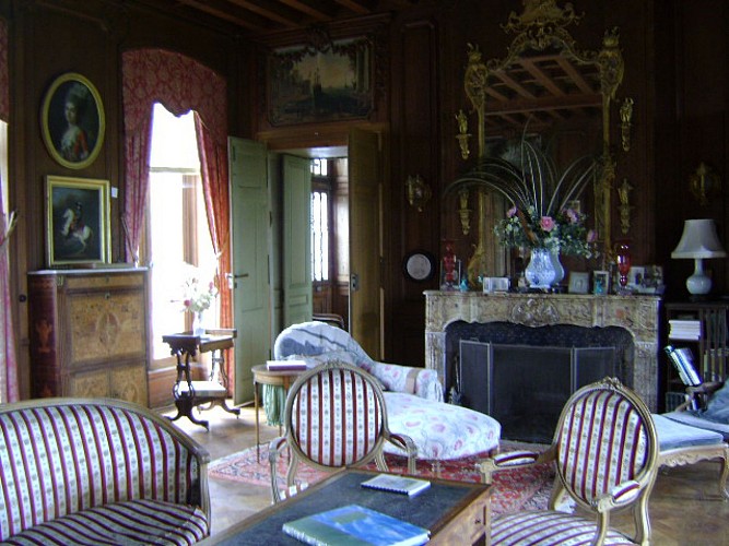 CHATEAU DE SAINT- LOUP-NANTOUARD_5