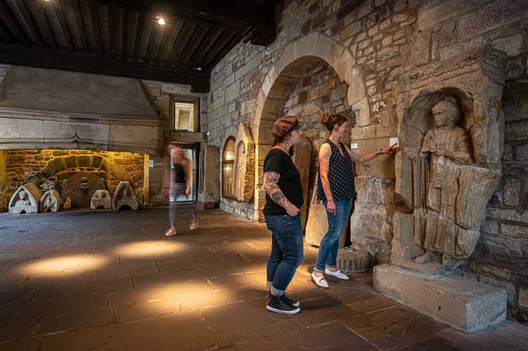 Luxeuil - les - Bains Vosges du Sud - Musée de la Tour des Echevins HD  (3)