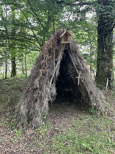 Site-Charbonnière-St-Géraud-cabane-vallee-isle-perigord