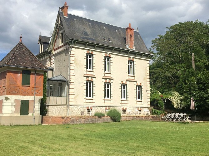 sologne-tourisme-romorantin-hébercollectif-maisondumoulin-jardinpaisible