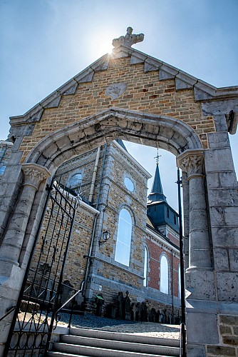 Le mur de soutènement de l’église Saint-Jacques le Majeur