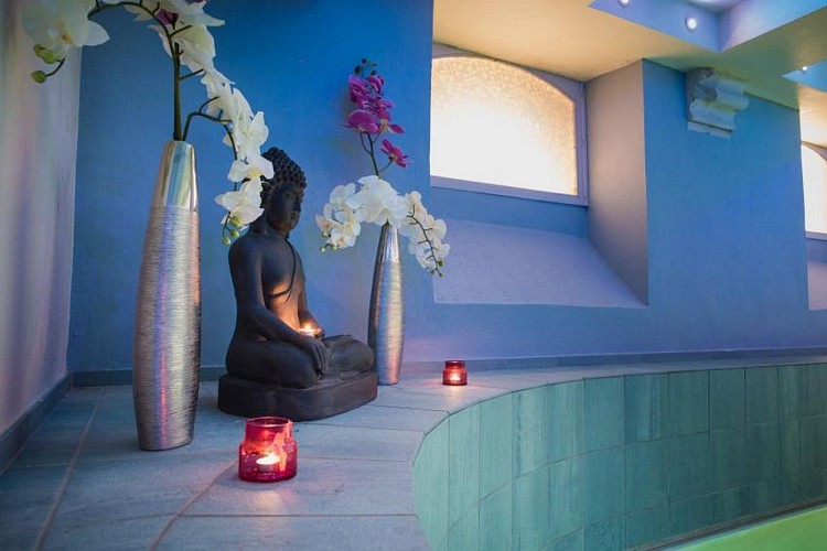 Spa-Villa-Navarre--4-