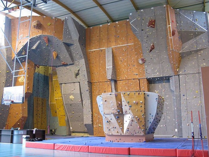 Halle des sports - escalade - Pau - mur 1