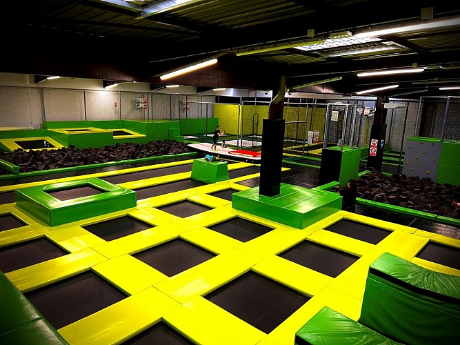 Positive Park – Trampoline, Warrior, Kid’s park & Lasergame - Pau - zone jump