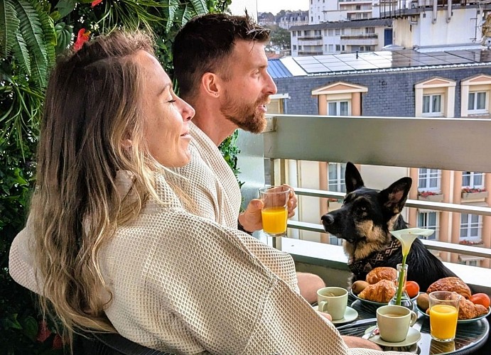 OCEAN 7 Terrasse au soleil levant paysage