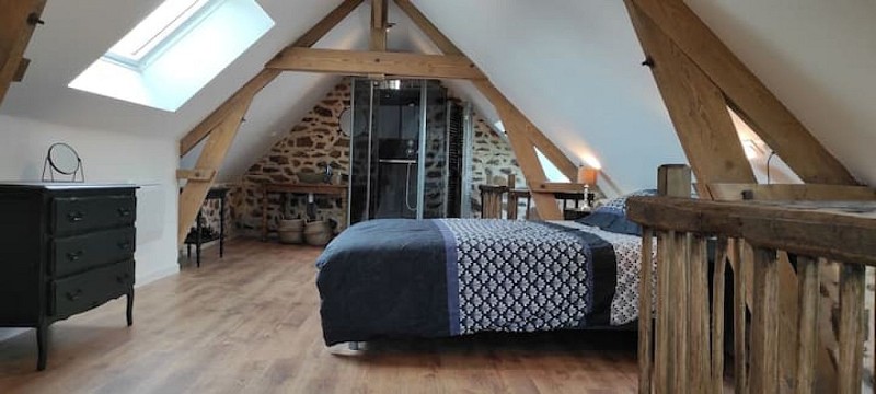 LA PETITE MAISON EN PIERRE