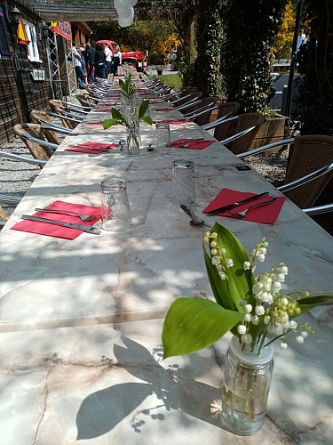 camping-la-perle-creuse-détail terrasse